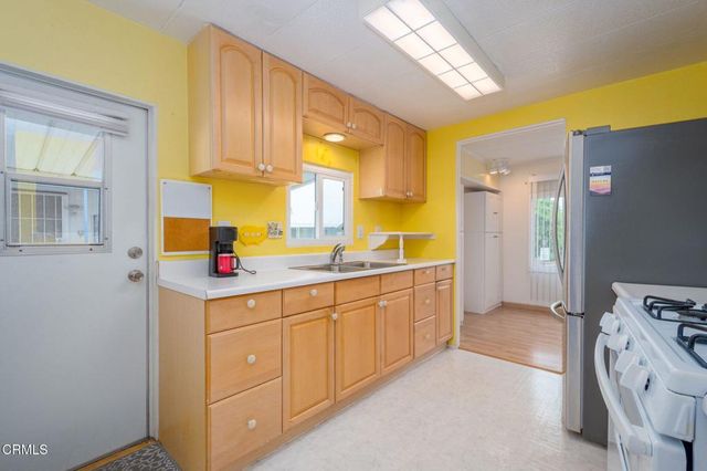 4388 Central Avenue 110, Camarillo, CA 93010
