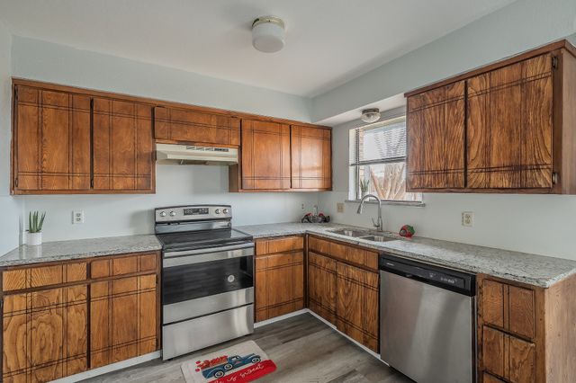 420 Signal Hill Court N, Fort Worth, TX 76112