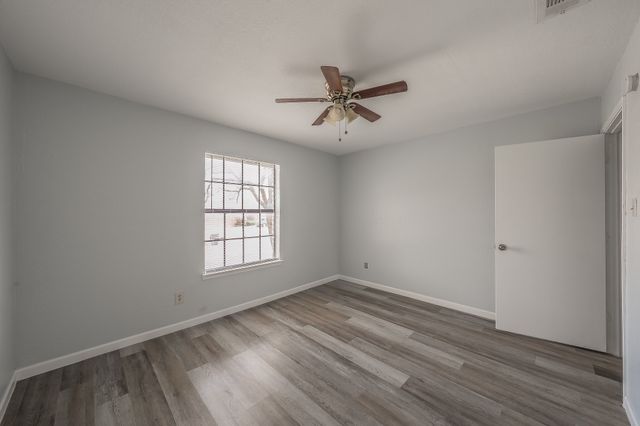 420 Signal Hill Court N, Fort Worth, TX 76112