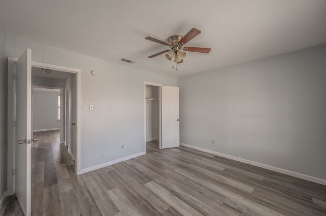 420 Signal Hill Court N, Fort Worth, TX 76112