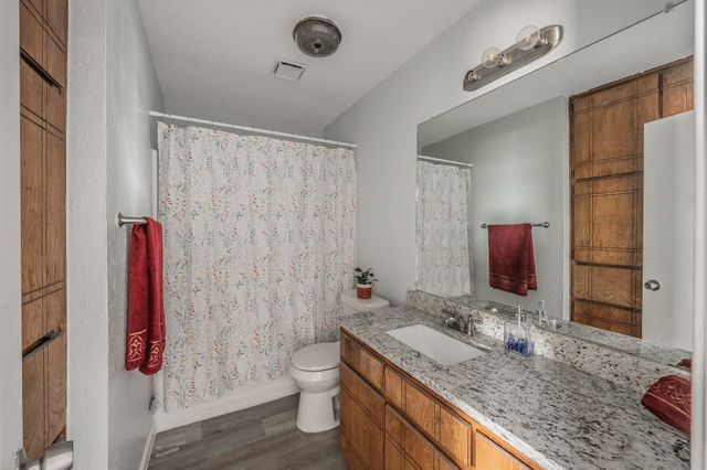 420 Signal Hill Court N, Fort Worth, TX 76112