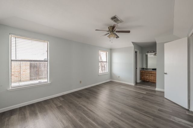 420 Signal Hill Court N, Fort Worth, TX 76112