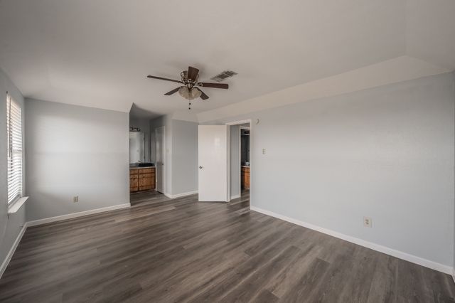 420 Signal Hill Court N, Fort Worth, TX 76112