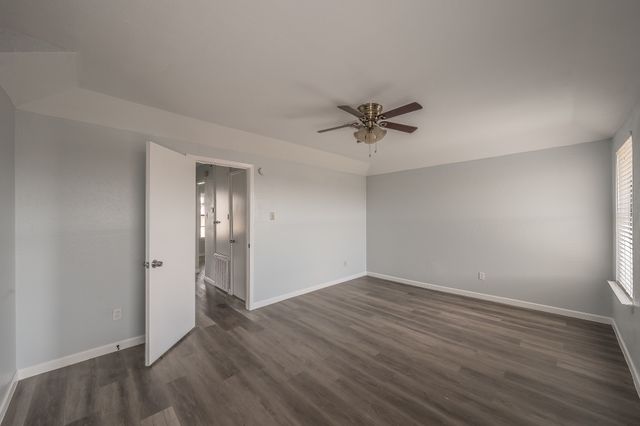 420 Signal Hill Court N, Fort Worth, TX 76112