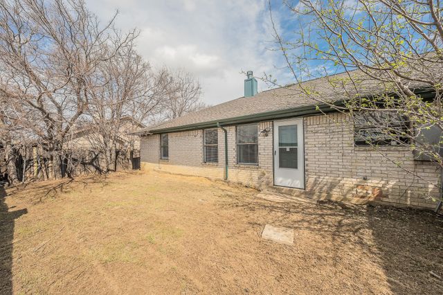 420 Signal Hill Court N, Fort Worth, TX 76112