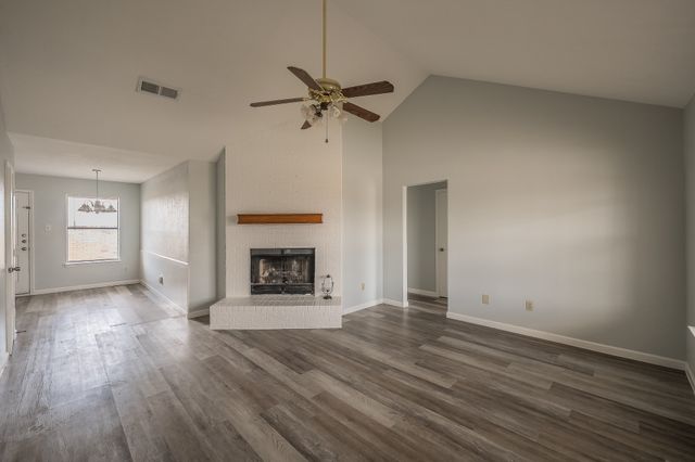 420 Signal Hill Court N, Fort Worth, TX 76112