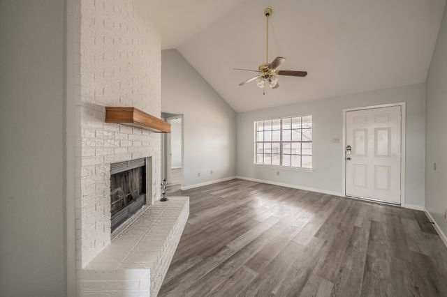 420 Signal Hill Court N, Fort Worth, TX 76112