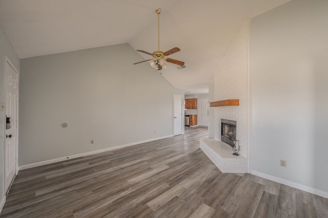 420 Signal Hill Court N, Fort Worth, TX 76112