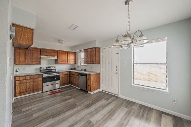 420 Signal Hill Court N, Fort Worth, TX 76112