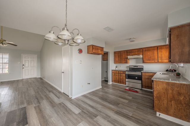 420 Signal Hill Court N, Fort Worth, TX 76112