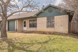 420 Signal Hill Court N, Fort Worth, TX 76112