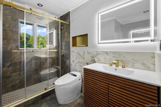 4 Wintergreen Drive, Melville, NY 11747