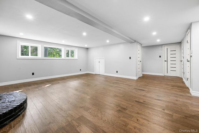 4 Wintergreen Drive, Melville, NY 11747