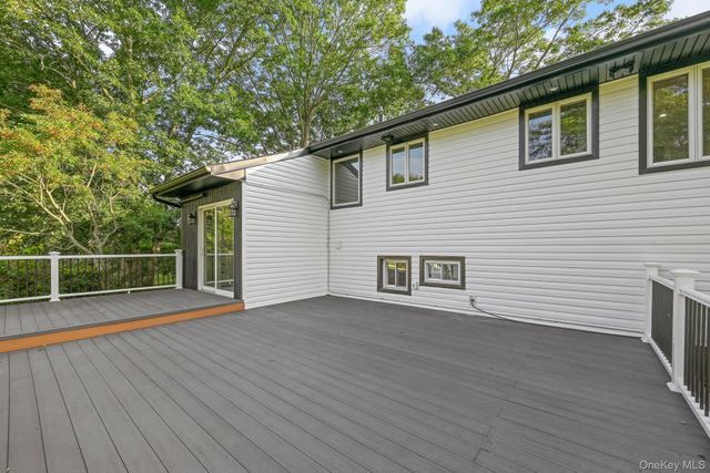 4 Wintergreen Drive, Melville, NY 11747