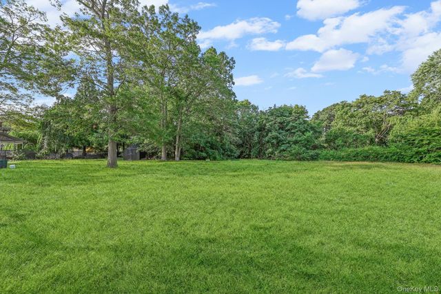 4 Wintergreen Drive, Melville, NY 11747