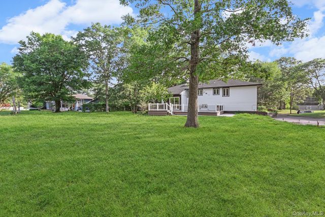 4 Wintergreen Drive, Melville, NY 11747