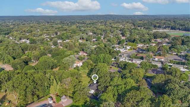 4 Wintergreen Drive, Melville, NY 11747