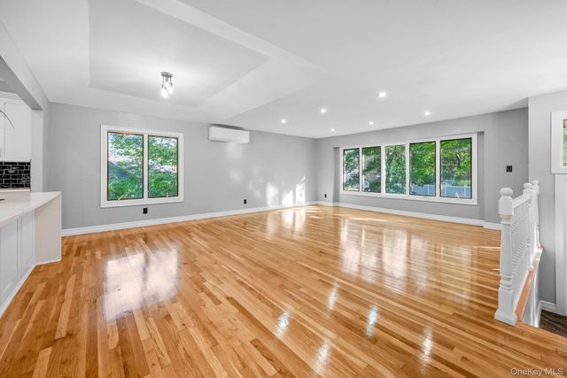 4 Wintergreen Drive, Melville, NY 11747