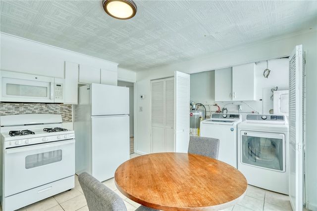 33 Pasadena Drive, Gates, NY 14606