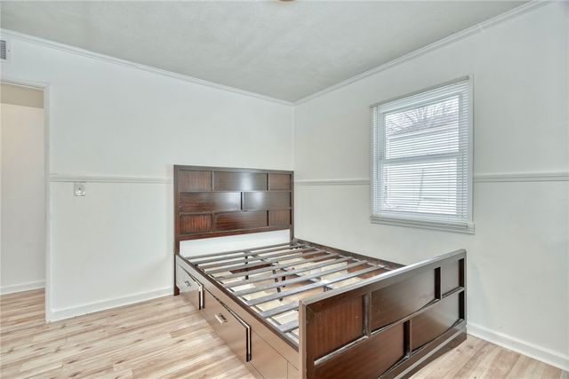 33 Pasadena Drive, Gates, NY 14606