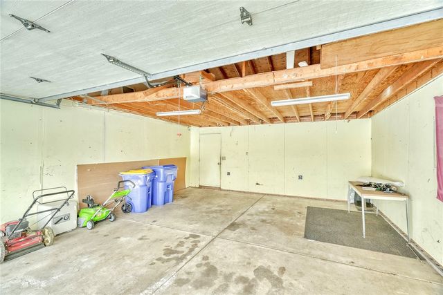 33 Pasadena Drive, Gates, NY 14606