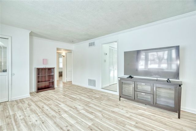 33 Pasadena Drive, Gates, NY 14606