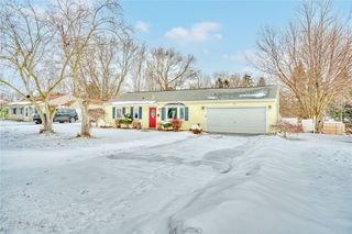 33 Pasadena Drive, Gates, NY 14606