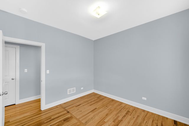 6022 S Eberhart Avenue 2N, Chicago, IL 60637