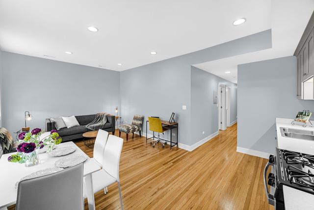 6022 S Eberhart Avenue 2N, Chicago, IL 60637