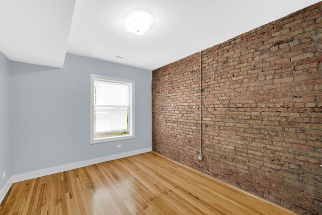 6022 S Eberhart Avenue 2N, Chicago, IL 60637