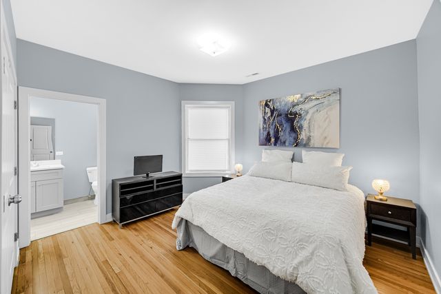 6022 S Eberhart Avenue 2N, Chicago, IL 60637
