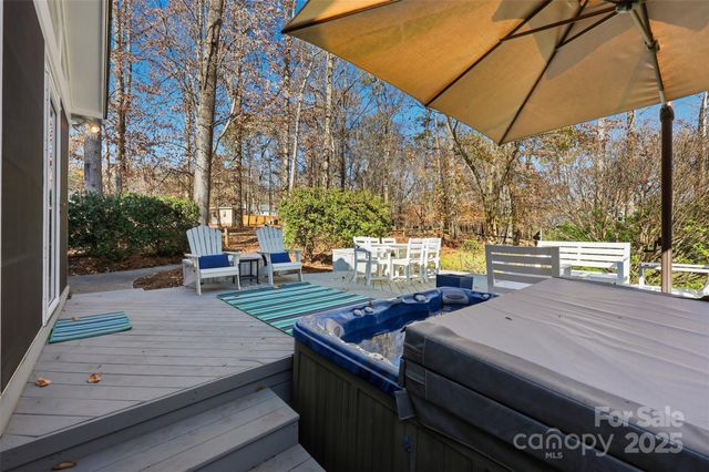 2123 Wedgewood Drive, Matthews, NC 28104