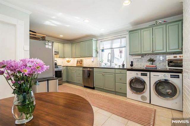 41 Montague Place C0002, Montclair, NJ 07042