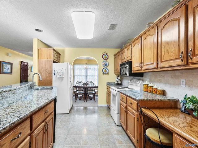 15 All Jersey Road, Somerville, AL 35670