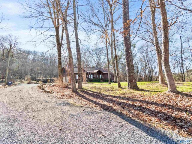 15 All Jersey Road, Somerville, AL 35670