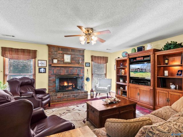 15 All Jersey Road, Somerville, AL 35670