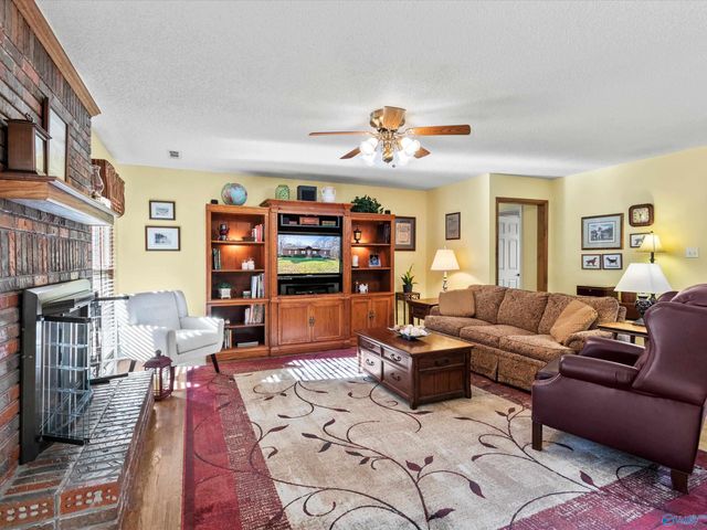 15 All Jersey Road, Somerville, AL 35670