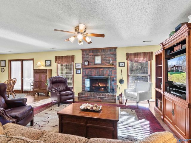 15 All Jersey Road, Somerville, AL 35670