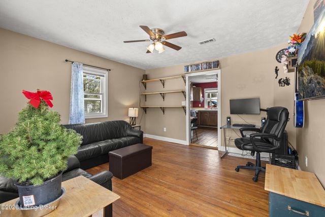 713 Saint John Rd, Elizabethtown, KY 42701