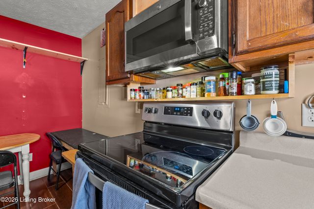 713 Saint John Rd, Elizabethtown, KY 42701