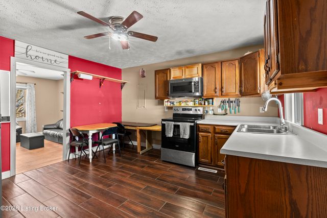 713 Saint John Rd, Elizabethtown, KY 42701