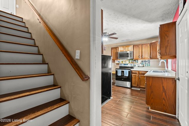 713 Saint John Rd, Elizabethtown, KY 42701