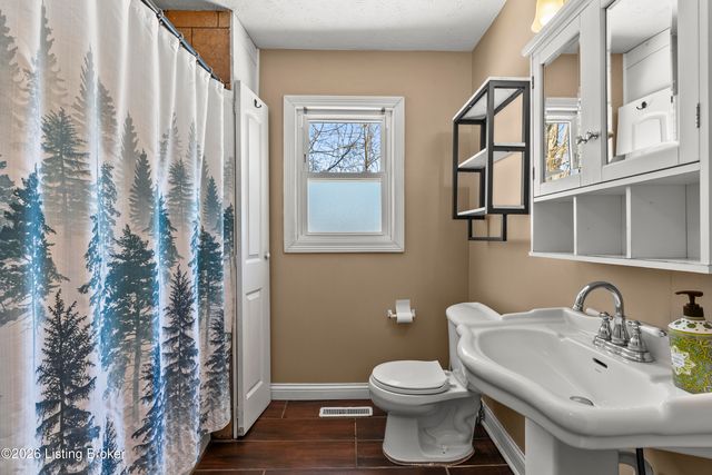 713 Saint John Rd, Elizabethtown, KY 42701