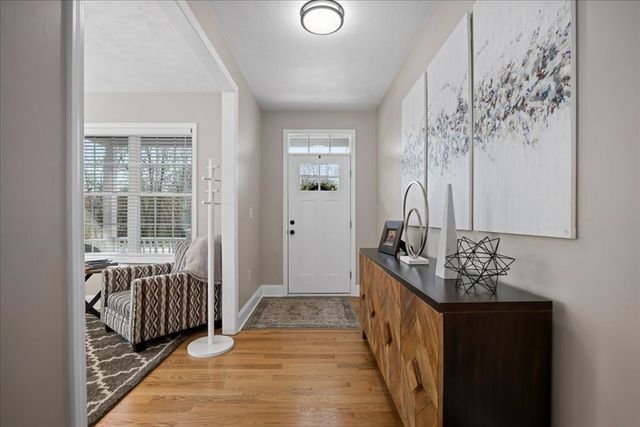 68 Princeton St 68, Holden, MA 01522