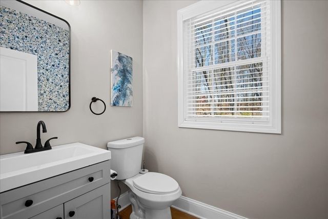 68 Princeton St 68, Holden, MA 01522