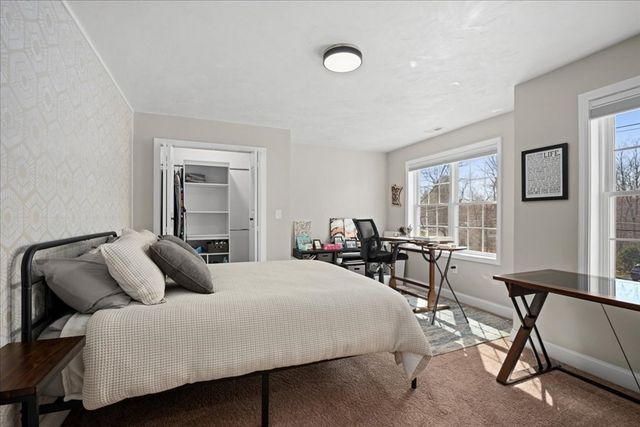 68 Princeton St 68, Holden, MA 01522