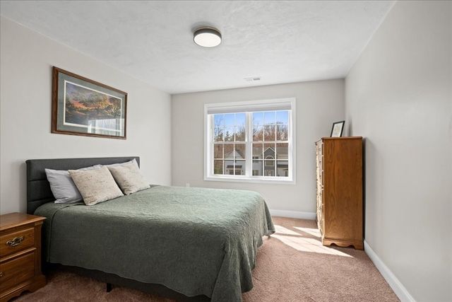 68 Princeton St 68, Holden, MA 01522