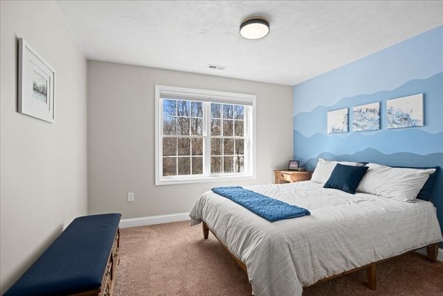 68 Princeton St 68, Holden, MA 01522