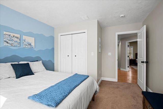 68 Princeton St 68, Holden, MA 01522