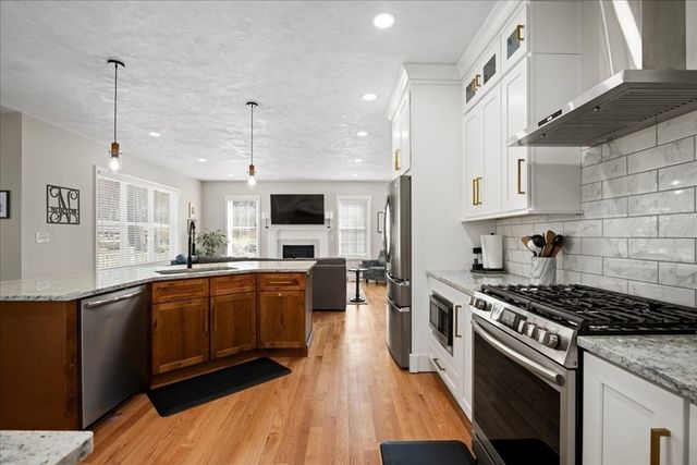 68 Princeton St 68, Holden, MA 01522